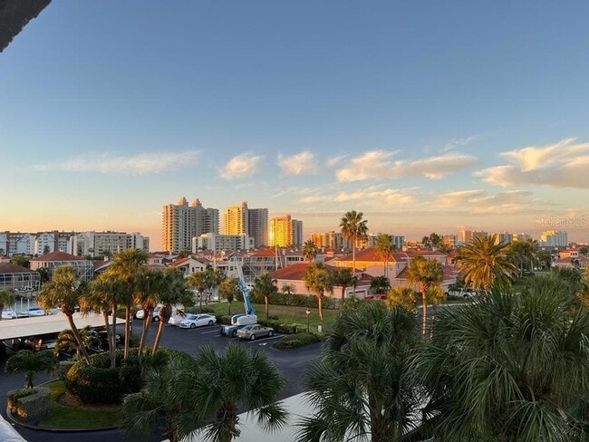 Building Photo - 240 Sand Key Estates Dr