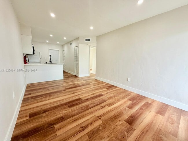 Building Photo - 4801 NW 33rd Ave