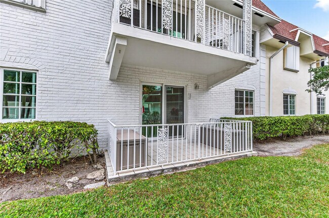 Building Photo - 700 SE 2nd Ave