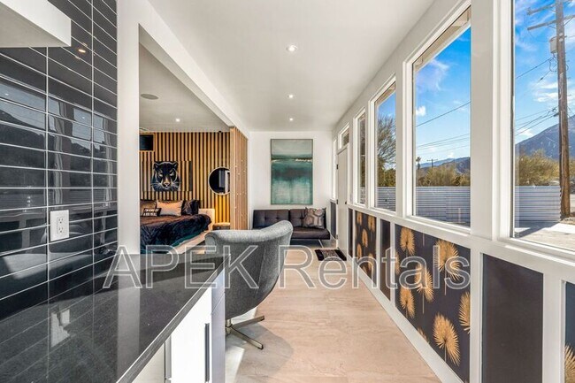 Building Photo - 2325 N Girasol Ave