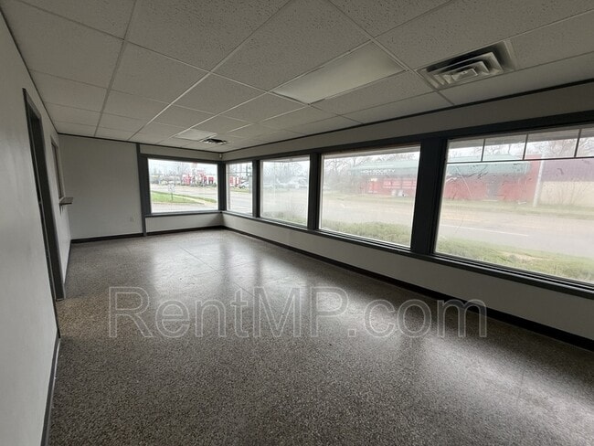 Building Photo - 316 N Mission St