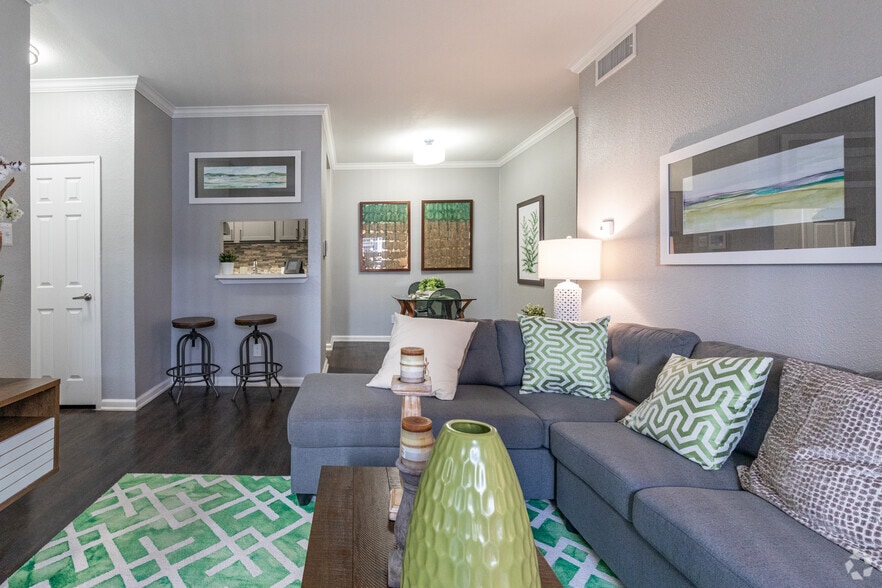 1 BR, 1 BA - 475SF - The Quinn at Westchase