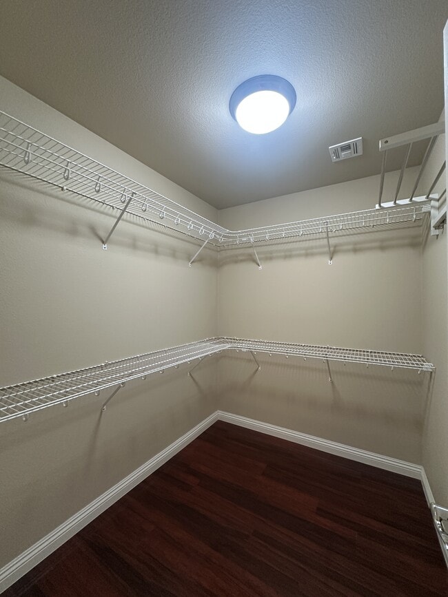 Building Photo - 8125 Crimson Creek Ct