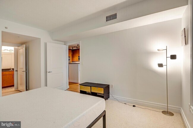 Building Photo - 915 E Street NW Unit 1001