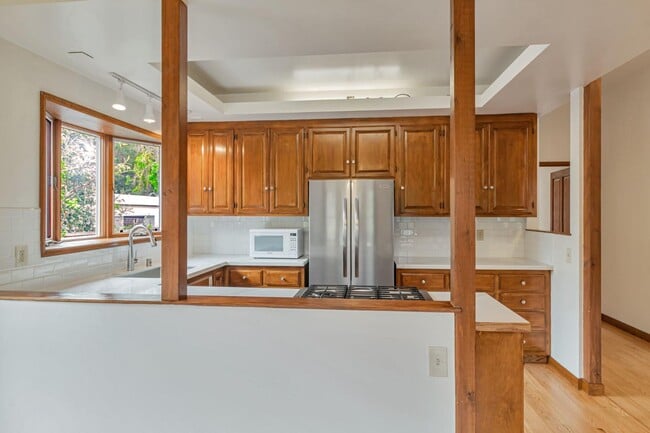 Building Photo - 2280 Hanover St