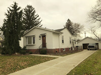 Building Photo - 2 bedroom single family home is Mayfield Hts!