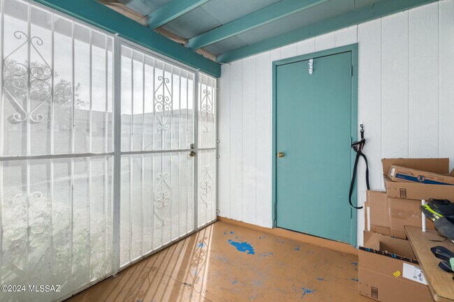 Building Photo - 7455 E Desert Spring Dr