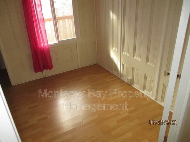 Building Photo - 696 Hawthorne St