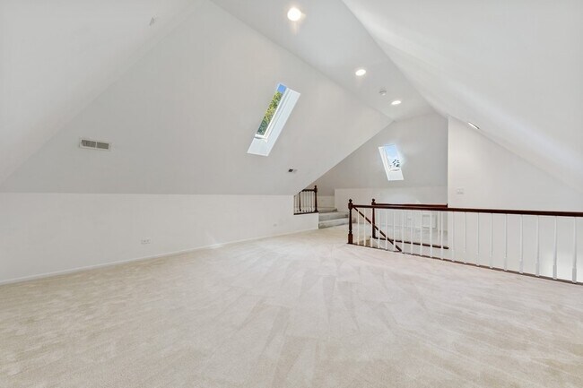 Building Photo - 544 Phillippa St