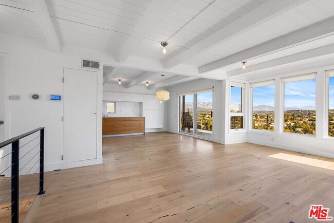 Building Photo - 2226 Ronda Vista Dr
