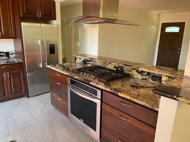 Kitchen Island - 1037 Monte Verde Dr