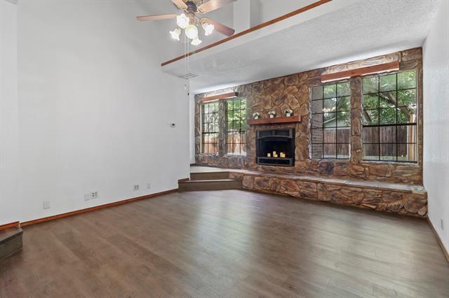 Building Photo - 665 Main St