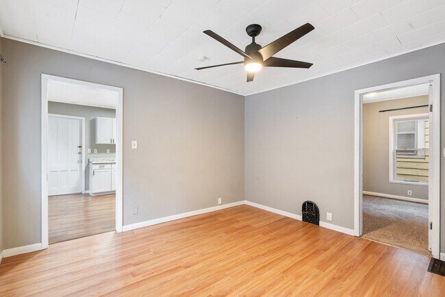Dining Room - 313 Tompkins St