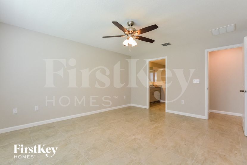 Building Photo - 481 Earhart Dr