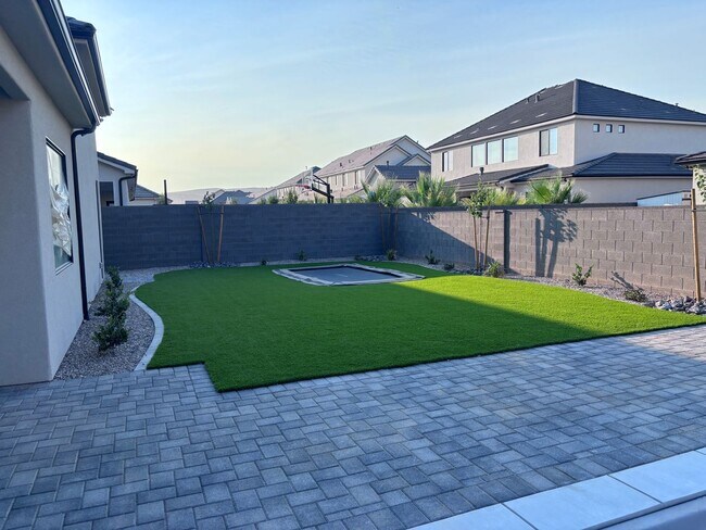 Building Photo - Gorgeous New Construction with 6 bed 4 bath plus Swimming Pool and RV Garage