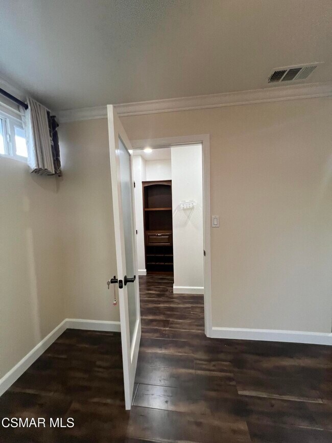 Building Photo - 334 W Avenida De Las Flores