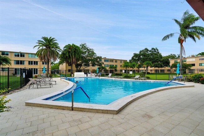 Building Photo - 4920 Locust St NE