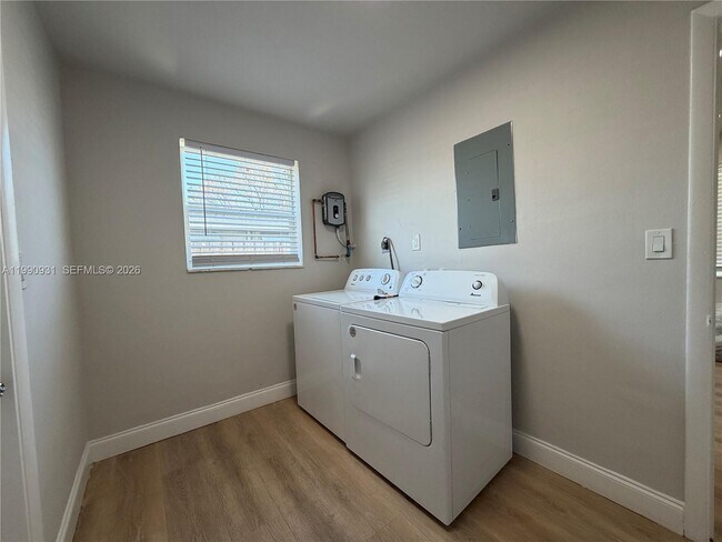 Building Photo - 7571 Eaton St