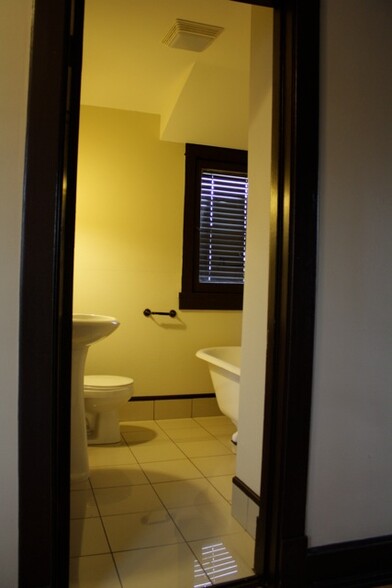 Upstairs Bathroom - 1816 Madison St