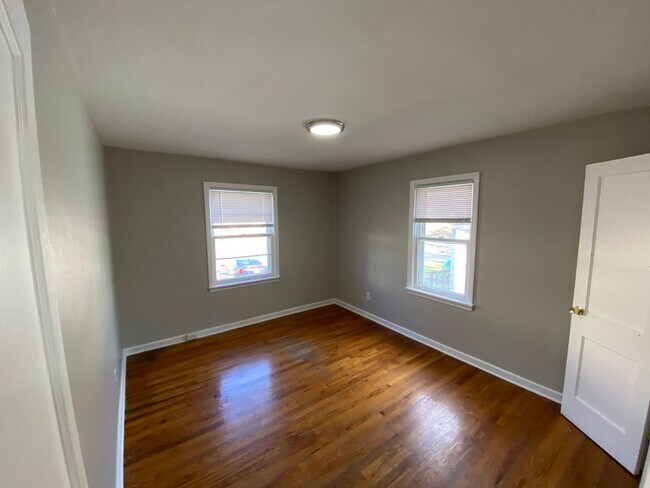 Building Photo - Wonderful Family Home With Lots of Space