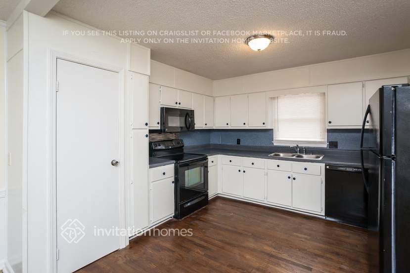 Building Photo - 2251 Rock Creek Dr