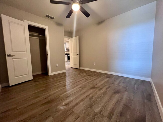 Building Photo - $500 MOVE-IN SPECIAL: Spacious 3-Bedroom Townhouse Near Texas Tech