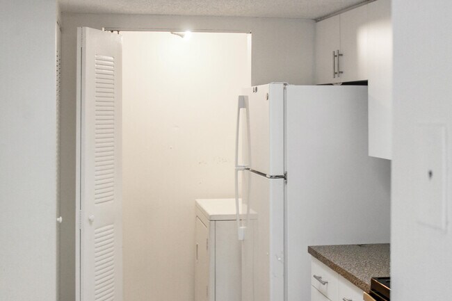 Building Photo - 5065 Wiles Rd