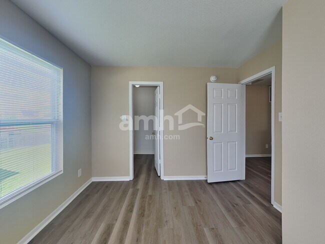 Building Photo - 3287 Underwood Dr