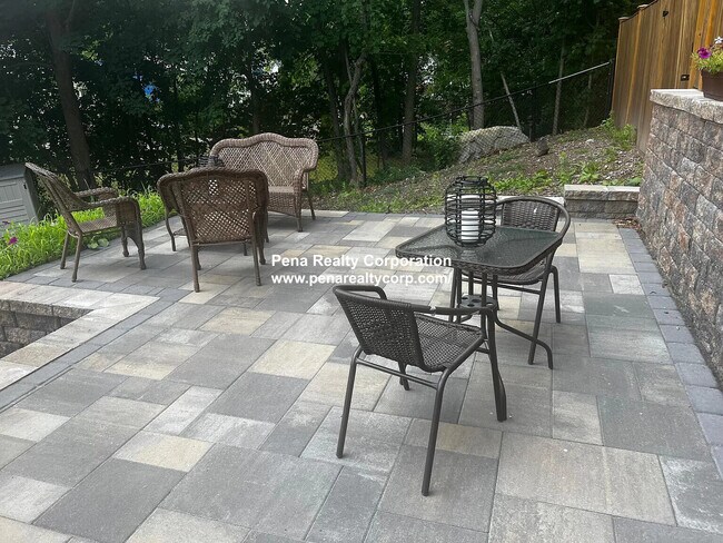 Building Photo - 130 South St