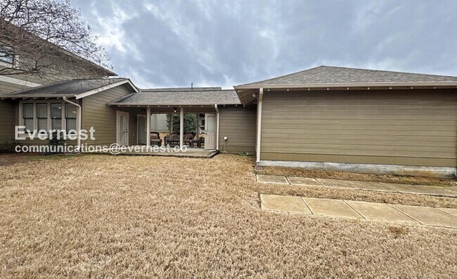 Building Photo - 2067 Ross Park Way