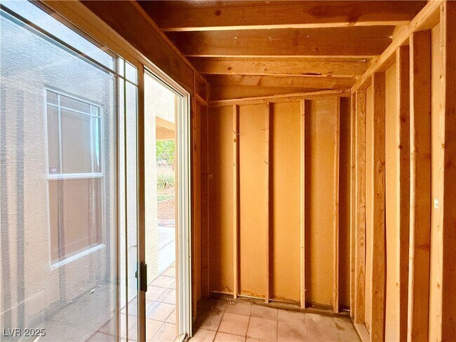 Building Photo - 6780 Sandpebble St