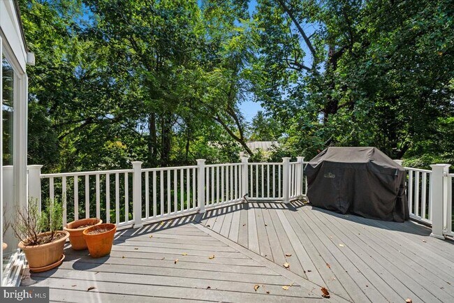 Building Photo - 11811 Dinwiddie Dr