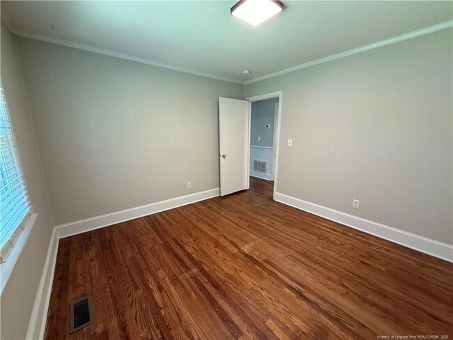 Building Photo - 907 Evans Dr