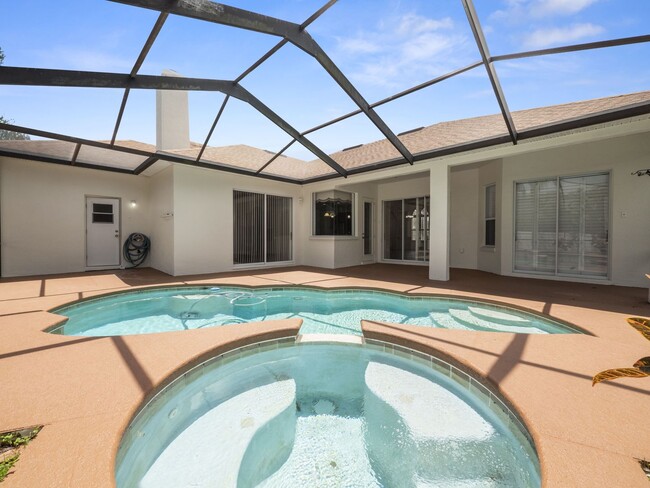 Building Photo - Gated Community Gem 4/3 with Pool & Spa in...