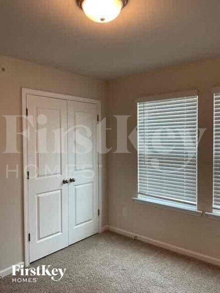 Building Photo - 2018 Cypress Village Dr NW