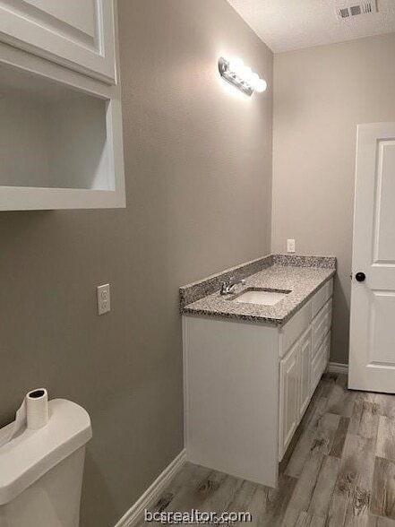 Building Photo - 509 E Pruitt St