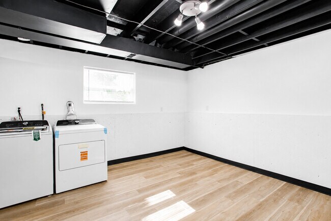 Building Photo - 7777 Ramsgate Cir S