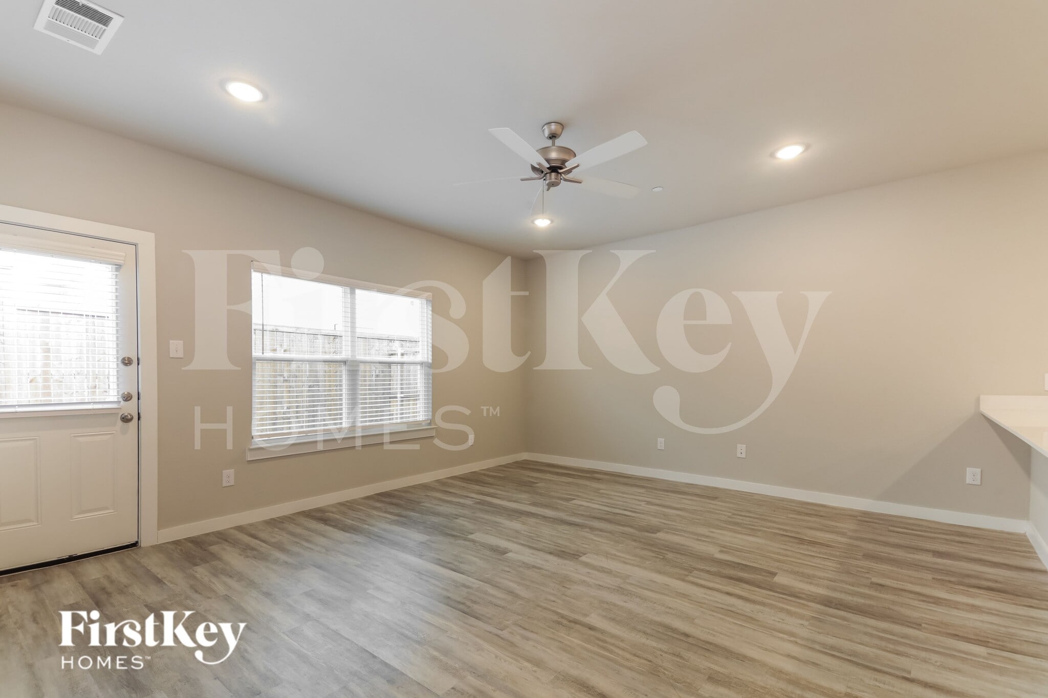 Building Photo - 623 Sophia Wy