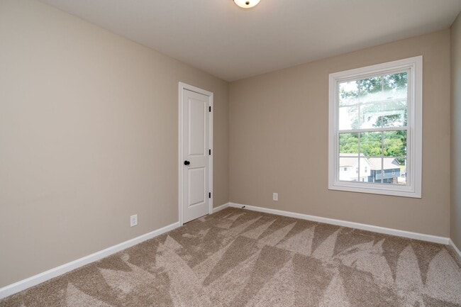 Building Photo - 1325 Shockey Dr