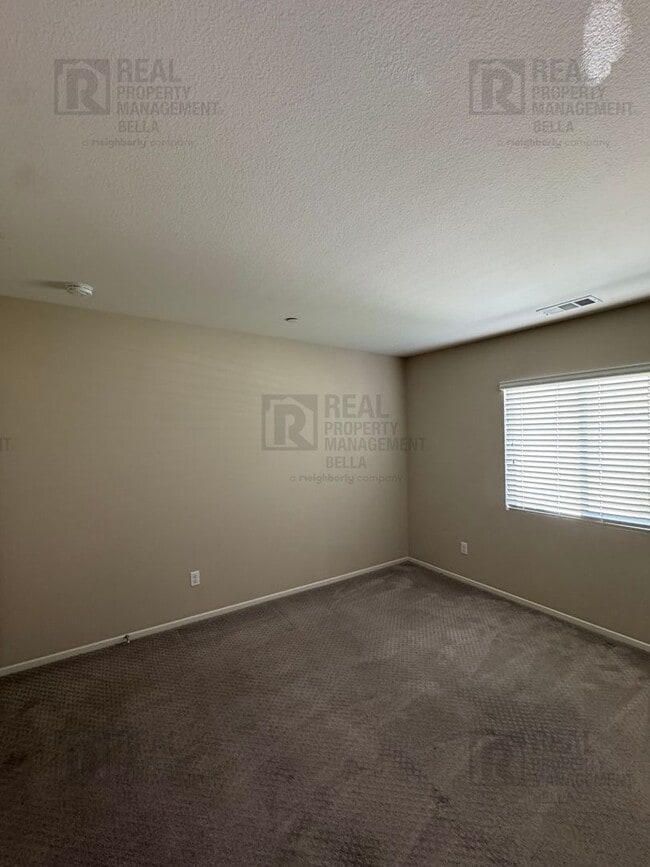 Building Photo - 31372 McKenna Ct