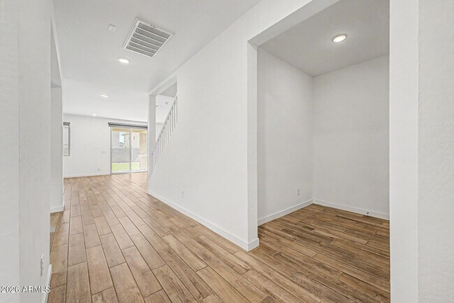Building Photo - 17057 W Molly Ln