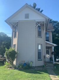 Building Photo - 122 Shenango St