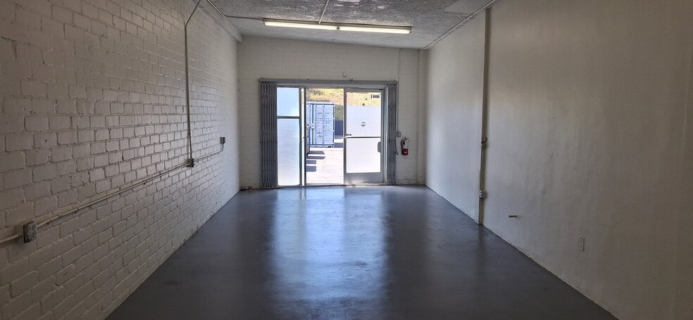 Building Photo - 2933 S Sepulveda Blvd