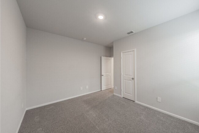 Building Photo - 8637 Centerboard Ln