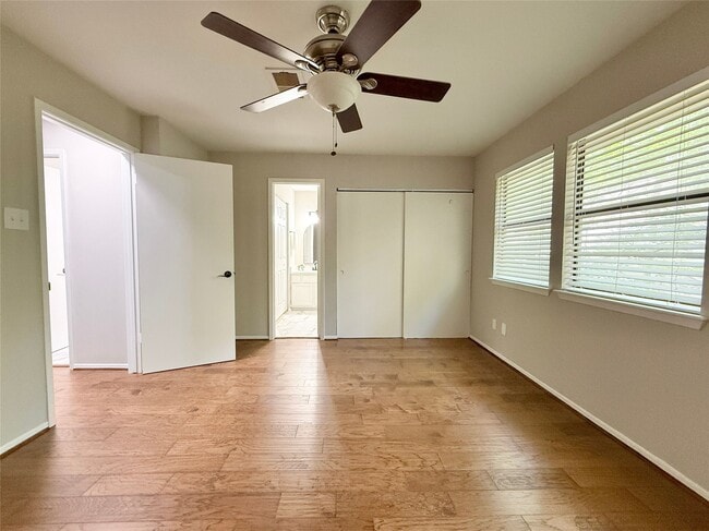 Building Photo - 22 Sawmill Grove Ln