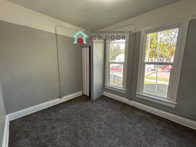 Building Photo - Spacious 2 Bed, 1 Bath Apartment – $1,100/...