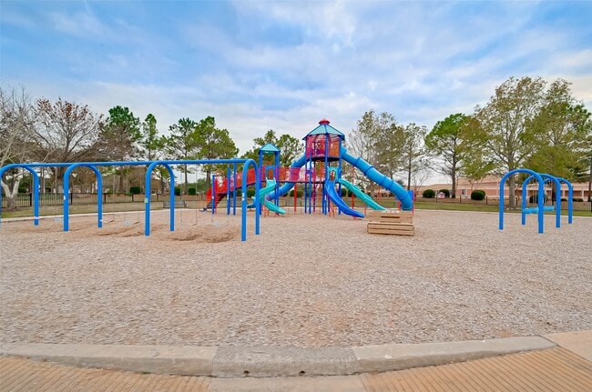 Building Photo - 7211 Spring Meadow Ln