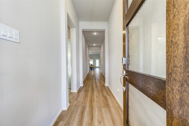 Building Photo - 31416 Cedar Elm Trl