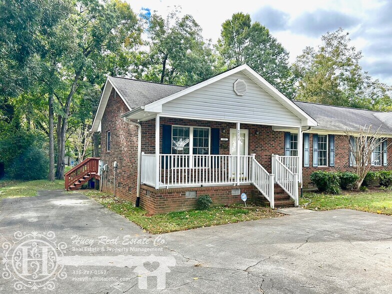 Primary Photo - 211 E Gilbreath St