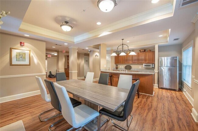 Building Photo - 3275 Lenox Rd NE